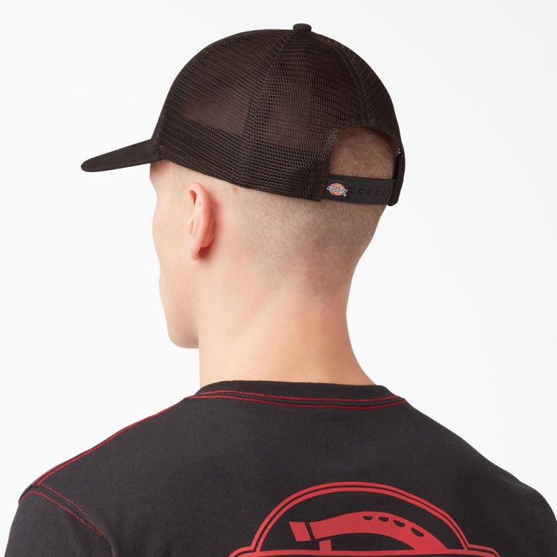 Brown Dickies Patch Logo Trucker Men's Cap | 596-ENTZOY