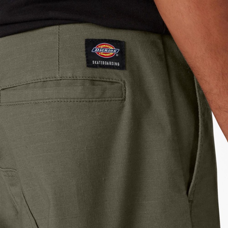 Green Dickies Skateboarding Regular Fit Cargo Men's Shorts | 280-BNQYIT